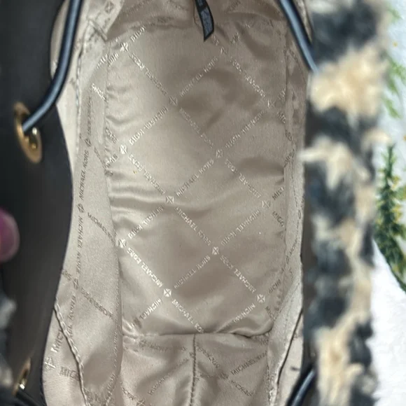 Michael Kors Black and Tan Teddy Bear Women's Bag...EUC - Picture 7 of 8